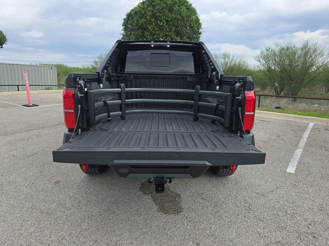 Used 2025 Toyota Tacoma Trailhunter image 12