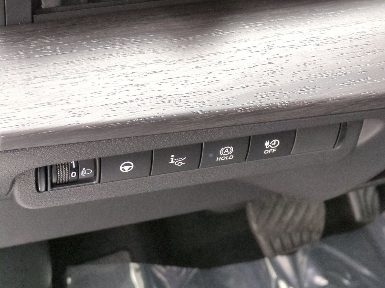 New 2024 Nissan Ariya AWD image 16