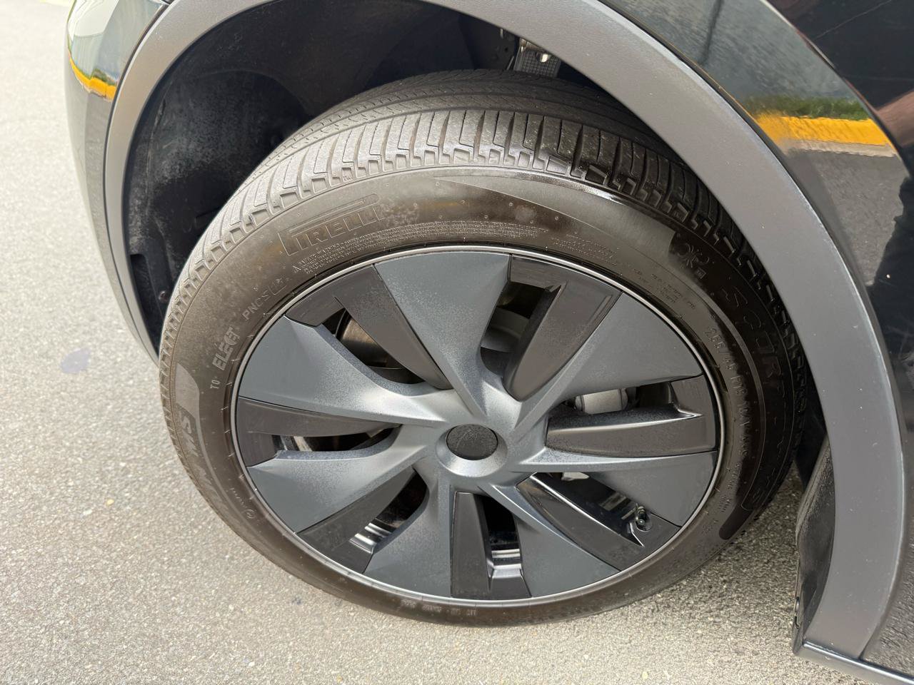 Used 2025 Tesla Model Y Long Range AWD/4WD image 39