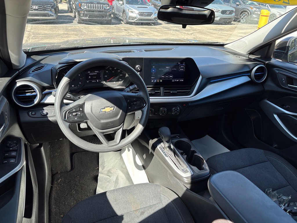 Certified 2024 Chevrolet Trax LS w/ LS Convenience Package FWD image 12