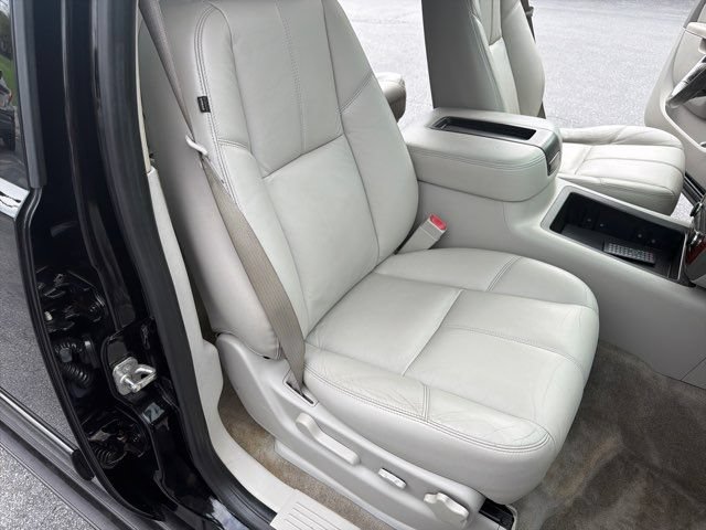 Used 2012 Chevrolet Suburban LT AWD/4WD image 24