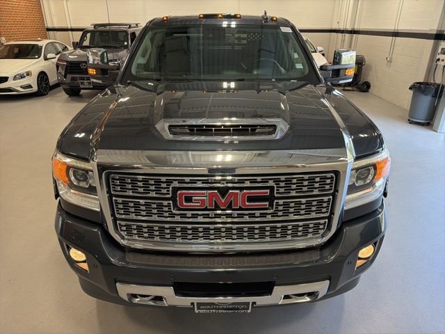 Used 2018 GMC Sierra 2500 Denali w/ Duramax Plus Package AWD/4WD image 3