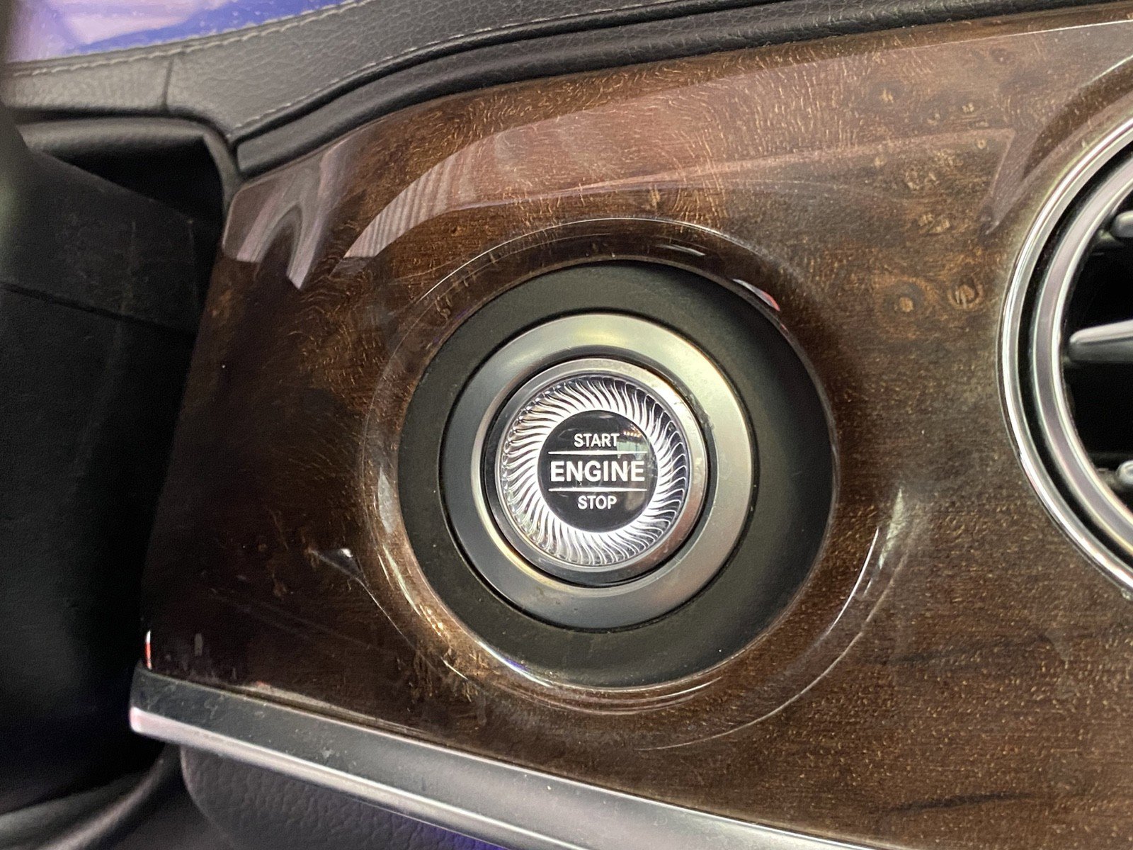 Used 2019 Mercedes-Benz S 560 4MATIC Sedan w/ Premium Package image 26