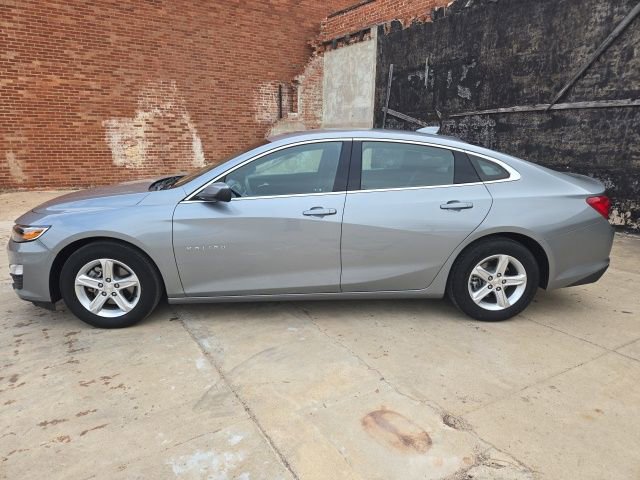 Used 2024 Chevrolet Malibu LT image 4
