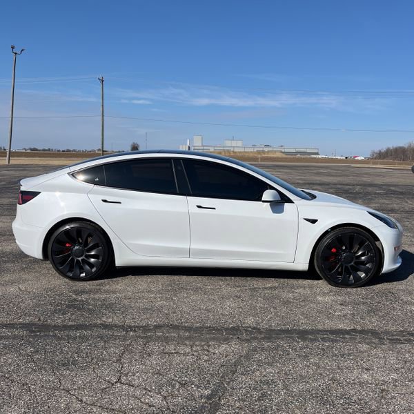 Used 2023 Tesla Model 3 Performance image 4