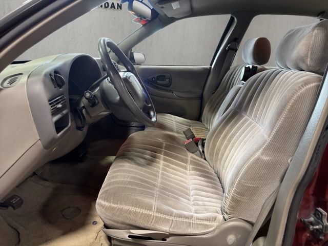 Used 2001 Chevrolet Lumina w/ Preferred Equipment Group FWD image 4