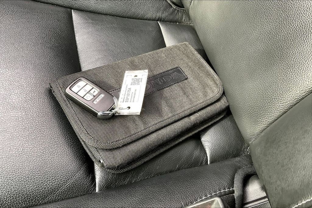 Used 2016 Honda Pilot Touring image 13