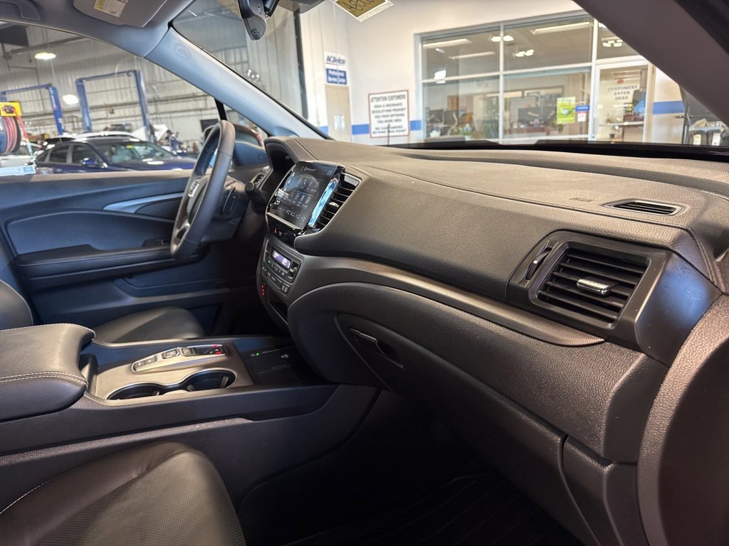 Certified 2025 Honda Ridgeline RTL image 34