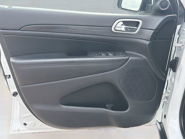 Used 2022 Jeep Grand Cherokee Laredo X AWD/4WD image 22