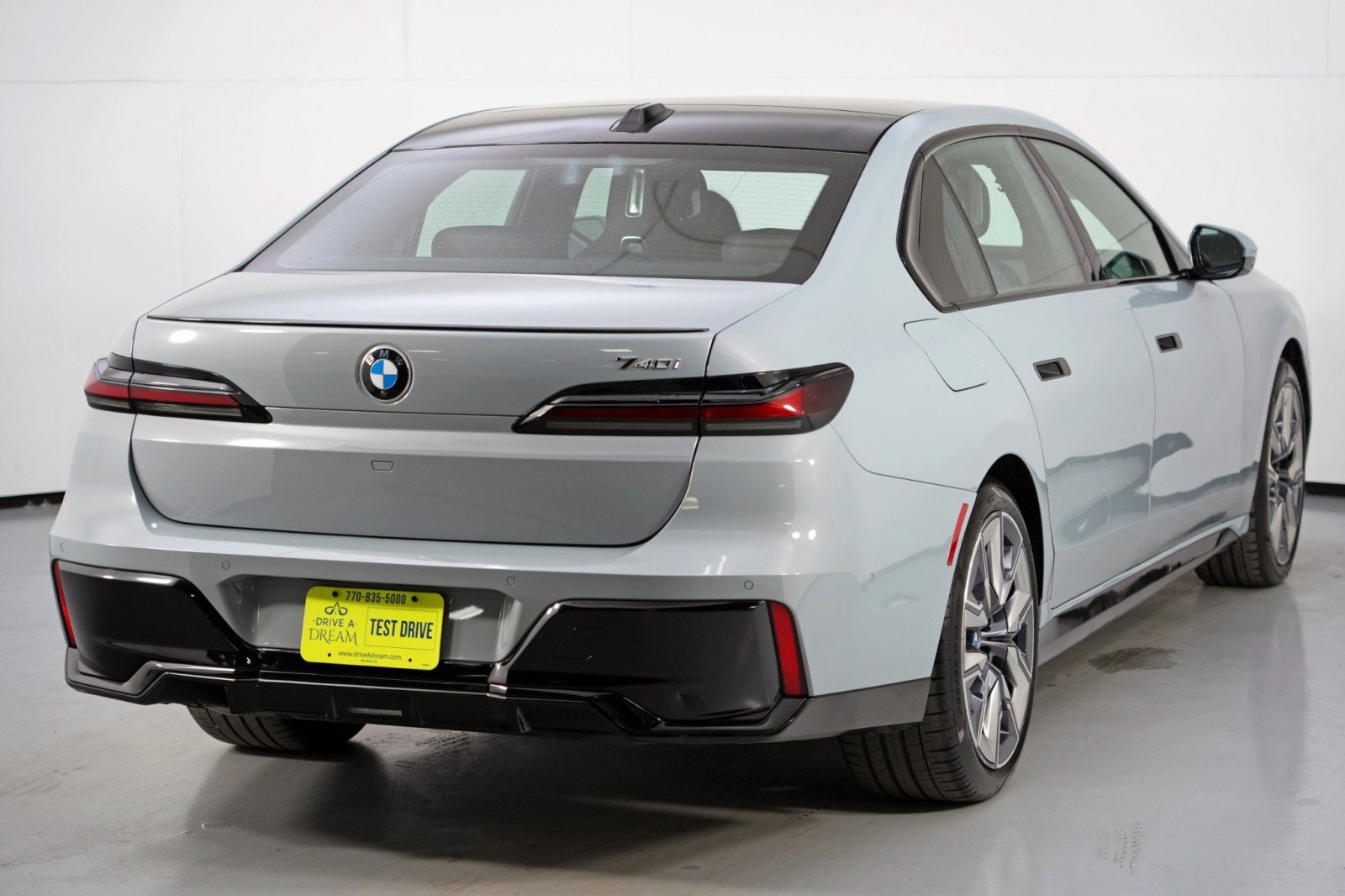 Used 2024 BMW 740i w/ Premium Package 2 RWD image 63