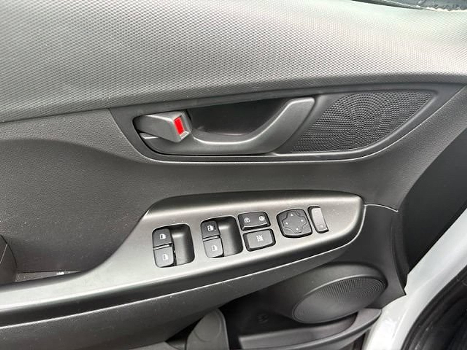 Used 2020 Hyundai Kona SE AWD/4WD image 8