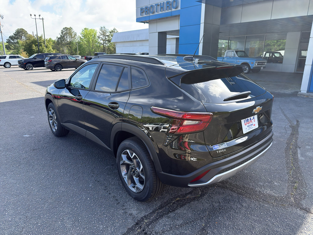 New 2026 Chevrolet Trax LT image 3