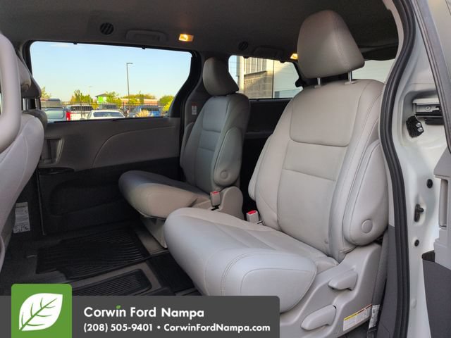 Used 2020 Toyota Sienna XLE w/ XLE Navigation Package AWD/4WD image 24