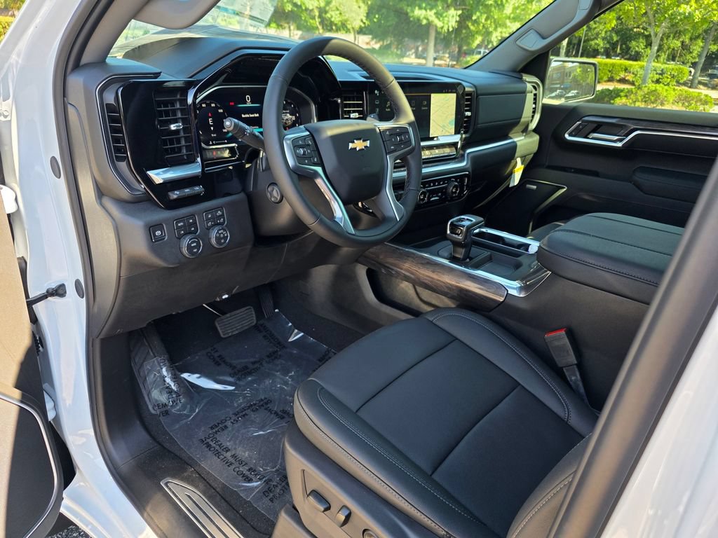 New 2026 Chevrolet Silverado 1500 LTZ w/ LTZ Premium Package AWD/4WD image 8