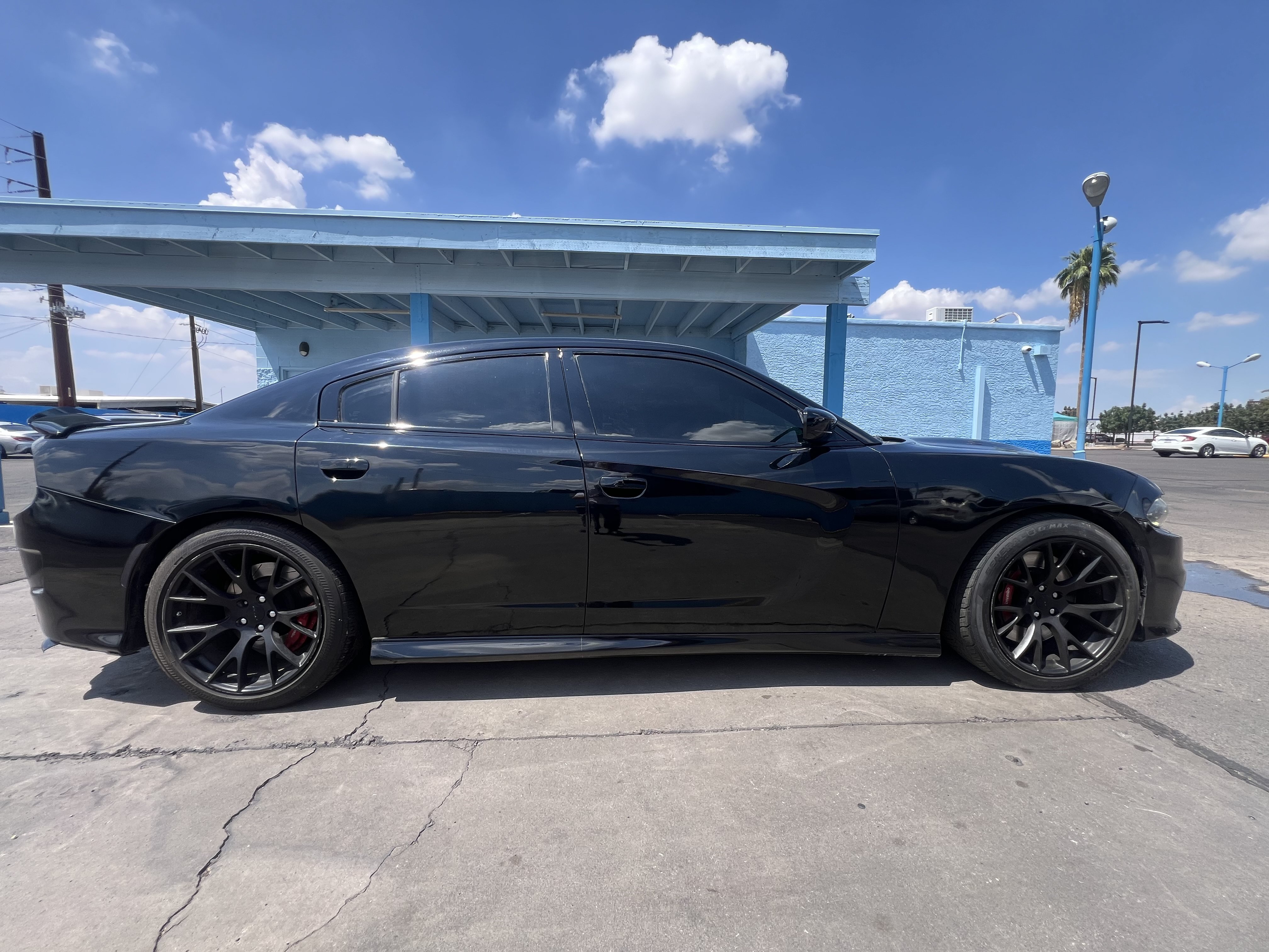 Used 2016 Dodge Charger SRT w/ Technology Group RWD image 2