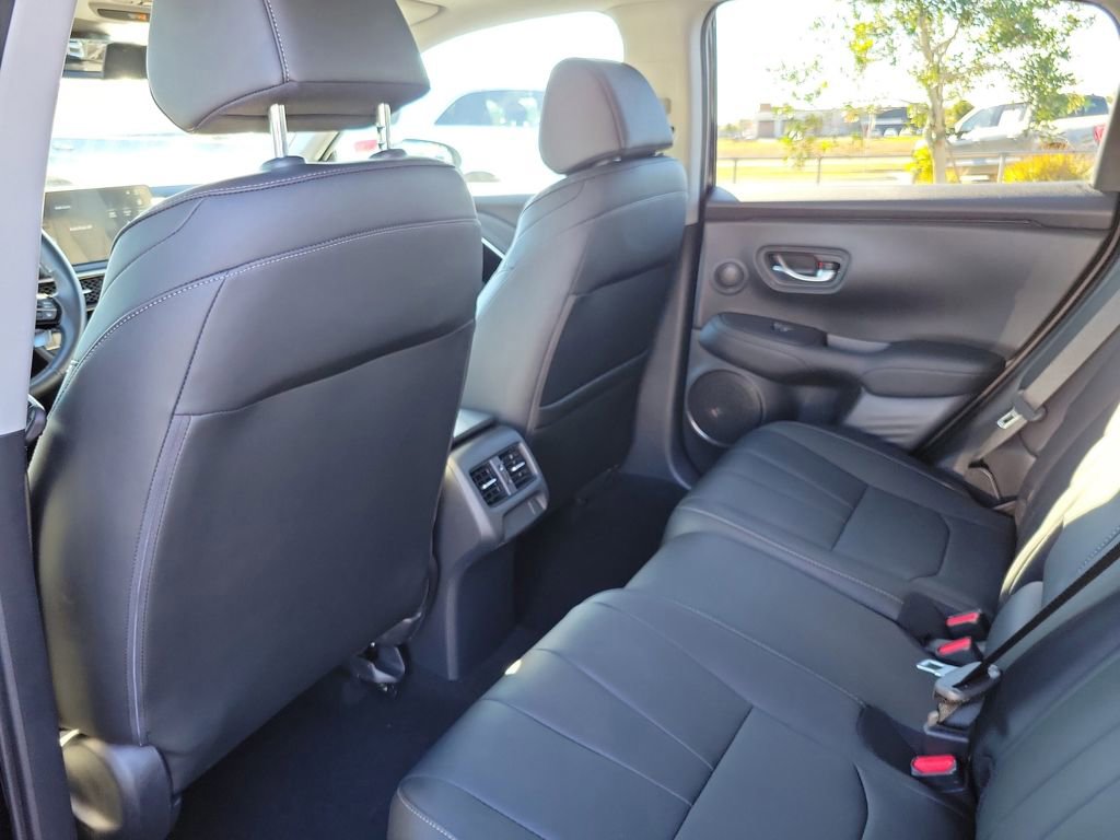 Certified 2025 Acura ADX Base image 15