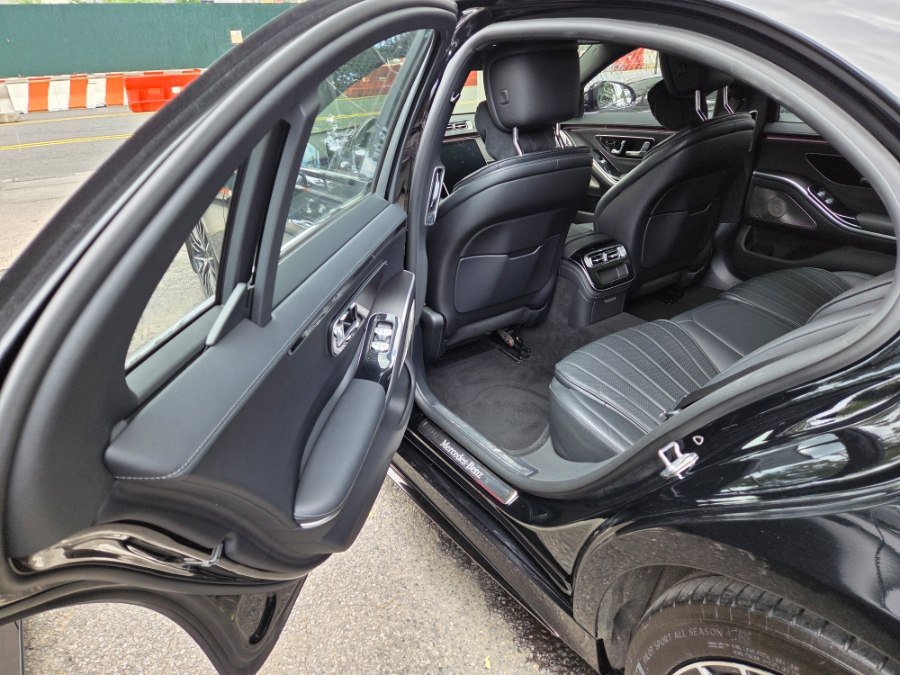 Used 2023 Mercedes-Benz S 500 4MATIC w/ AMG Line image 15
