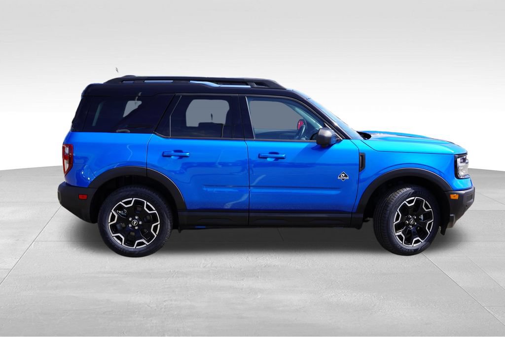Certified 2025 Ford Bronco Sport Outer Banks w/ Outer Banks Tech Package+ AWD/4WD image 3