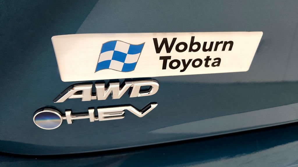 Used 2025 Toyota Camry SE w/ Convenience Package AWD/4WD image 13