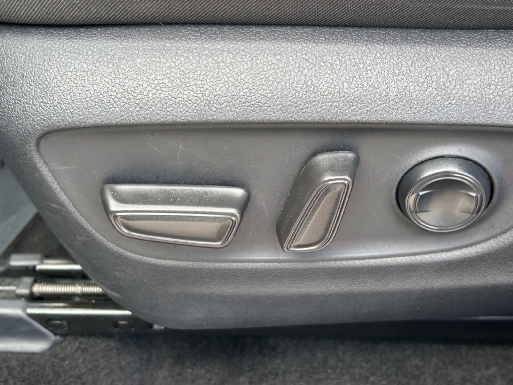 Certified 2025 Toyota RAV4 XLE FWD image 23