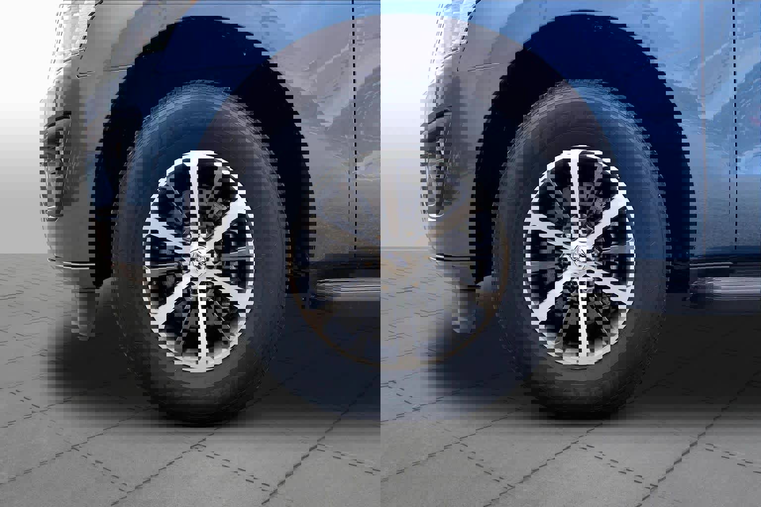 Used 2019 Ford Expedition XLT w/ Equipment Group 201A image 11