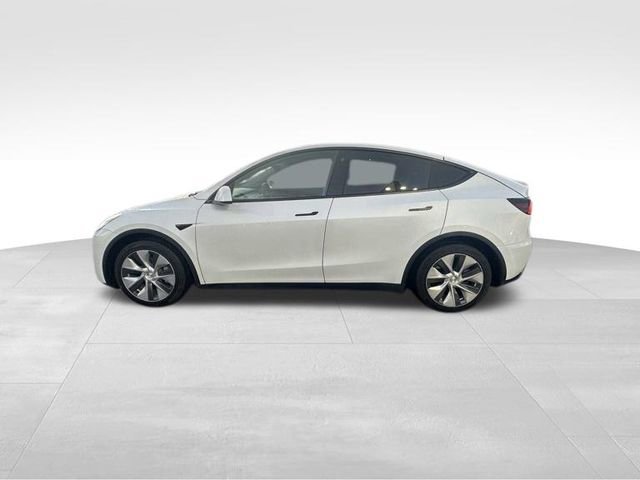 Used 2022 Tesla Model Y Long Range image 12