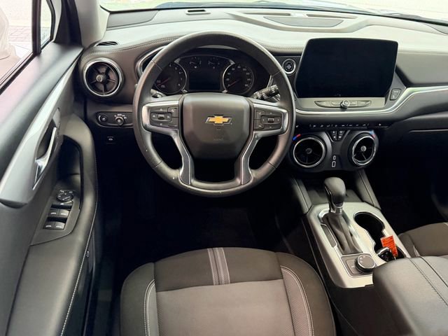 Used 2024 Chevrolet Blazer LT w/ Convenience Package FWD image 6