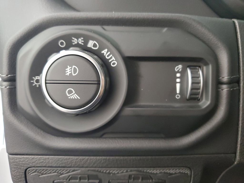 New 2025 Jeep Gladiator Sport image 26