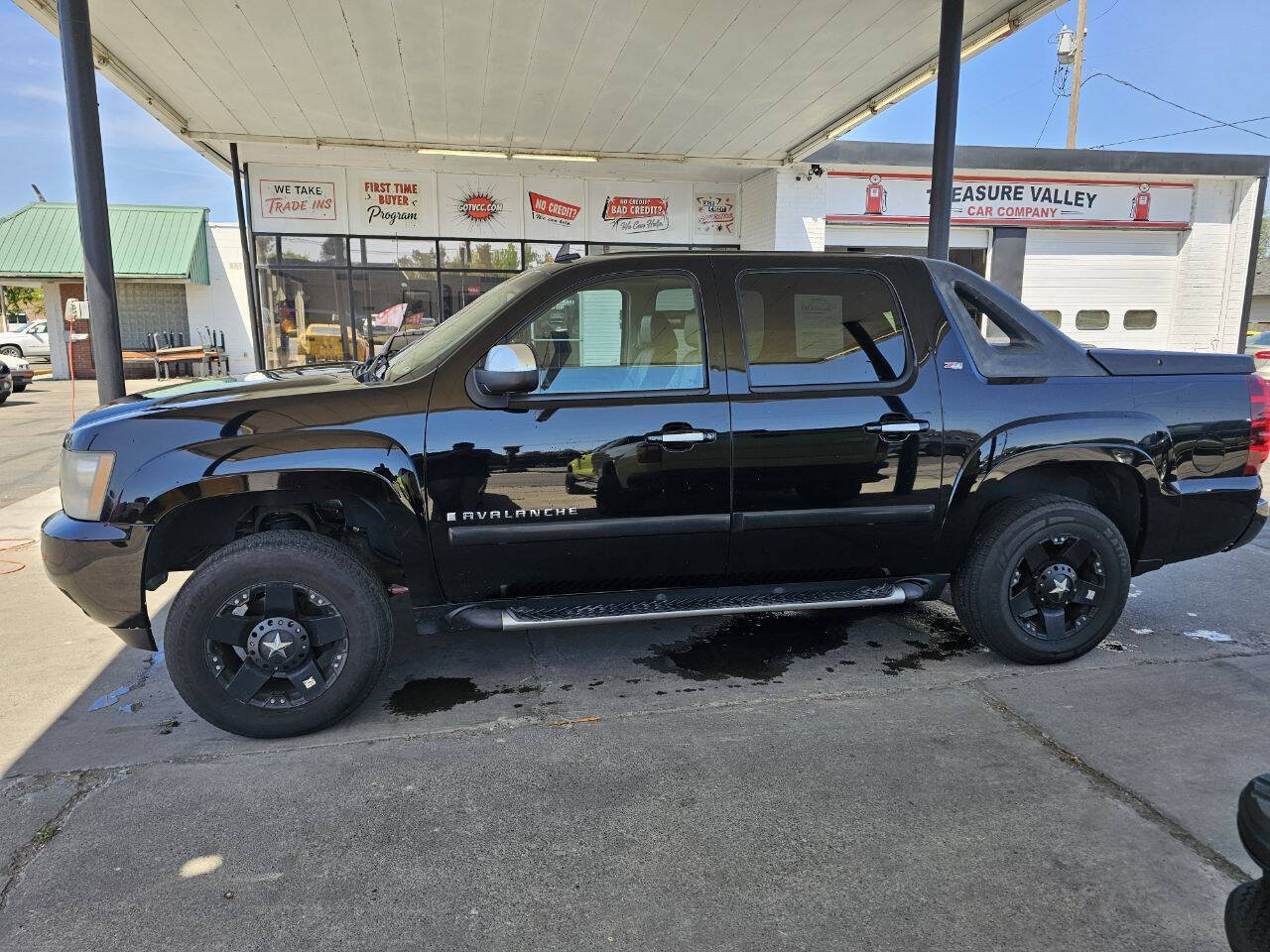 Used 2007 Chevrolet Avalanche LT w/ LT Preferred Equipment Group AWD/4WD image 18