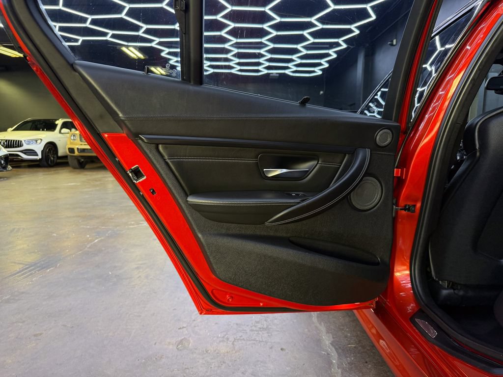 Used 2015 BMW M3 RWD image 16