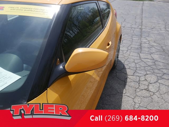 Used 2017 Hyundai Veloster Value Edition FWD image 12