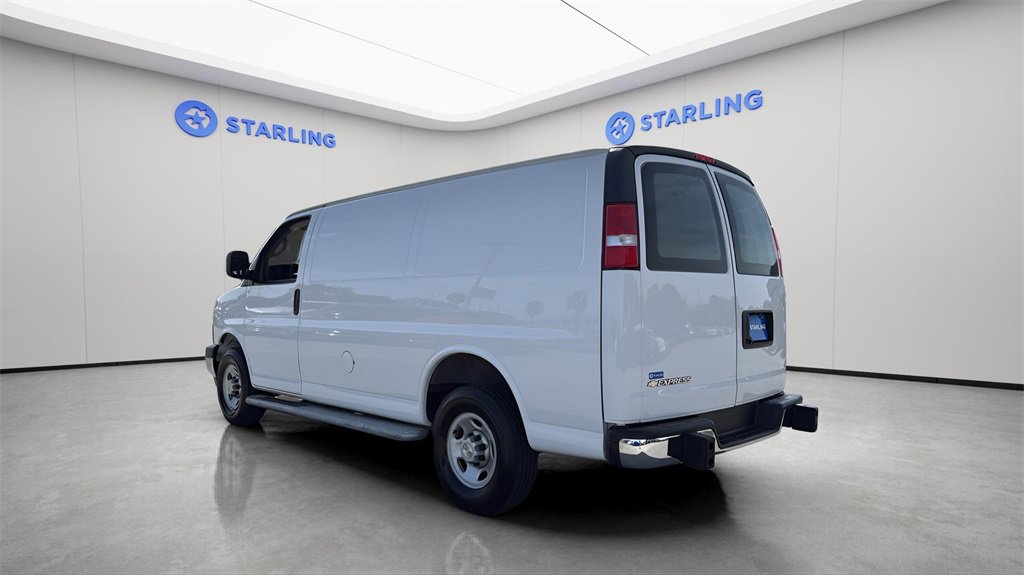 Used 2024 Chevrolet Express 2500 w/ Driver Convenience Package image 5