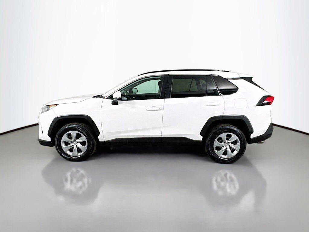 Used 2021 Toyota RAV4 LE image 2