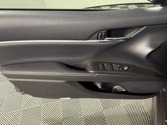 Used 2022 Toyota Camry XSE image 14