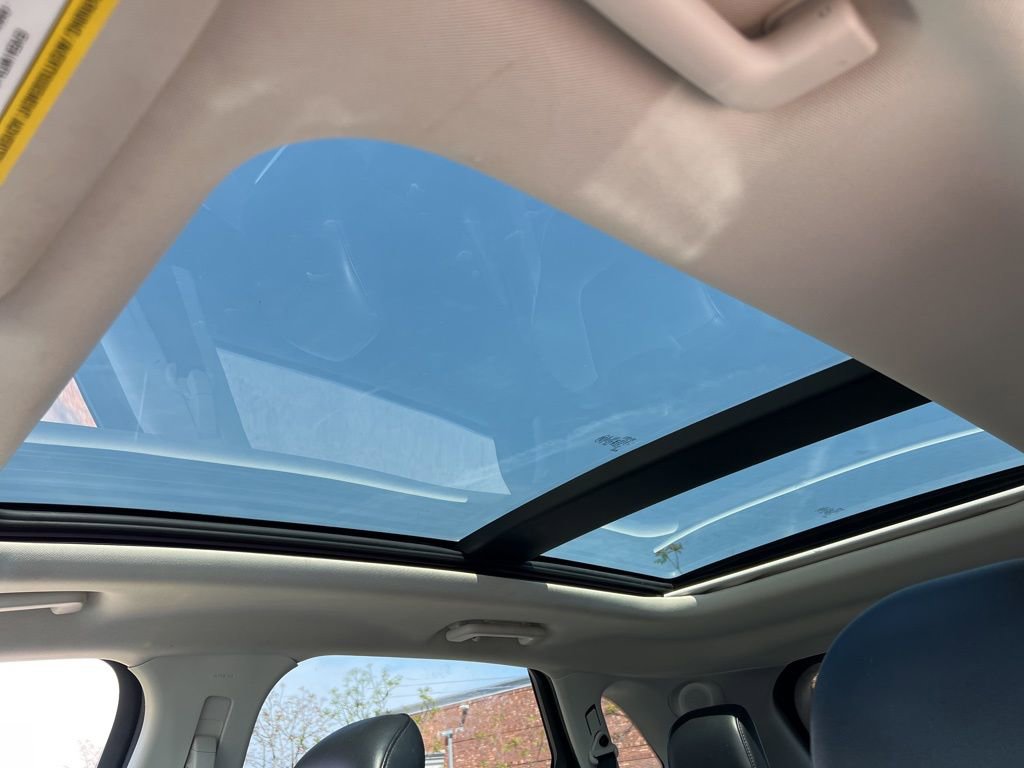 Used 2017 Ford Edge Titanium w/ Equipment Group 301A AWD/4WD image 32