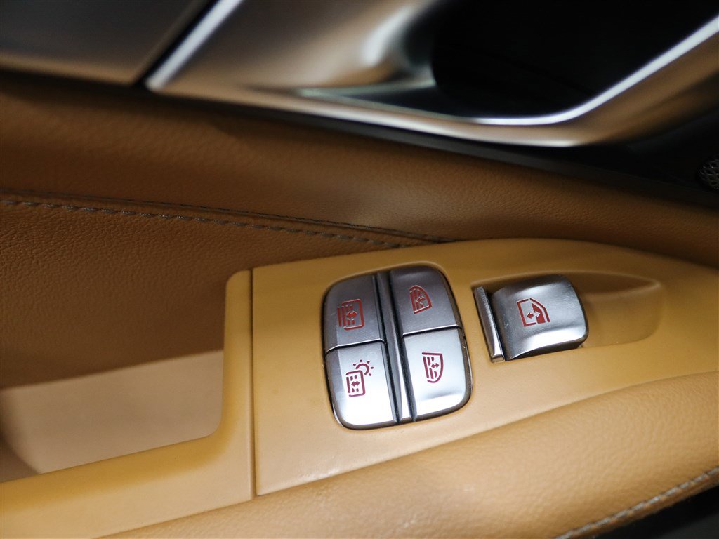 Used 2021 BMW X7 M50i image 17