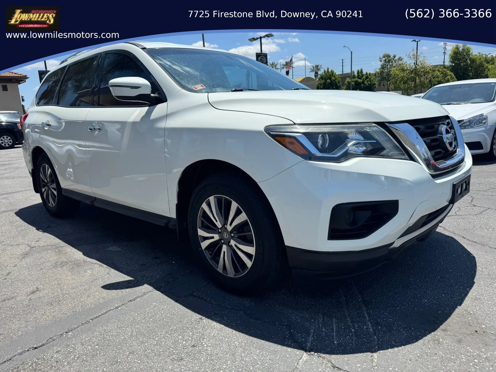 Used 2017 Nissan Pathfinder S FWD image 1