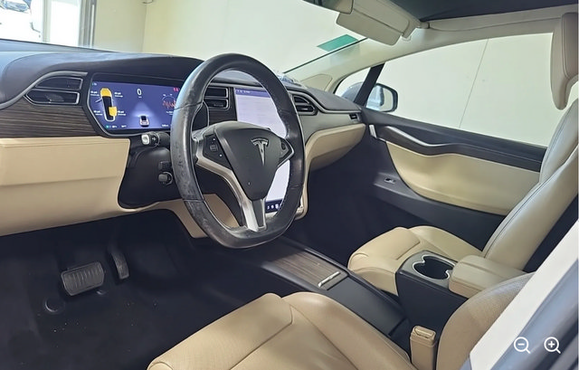 Used 2016 Tesla Model X 90D AWD/4WD image 3