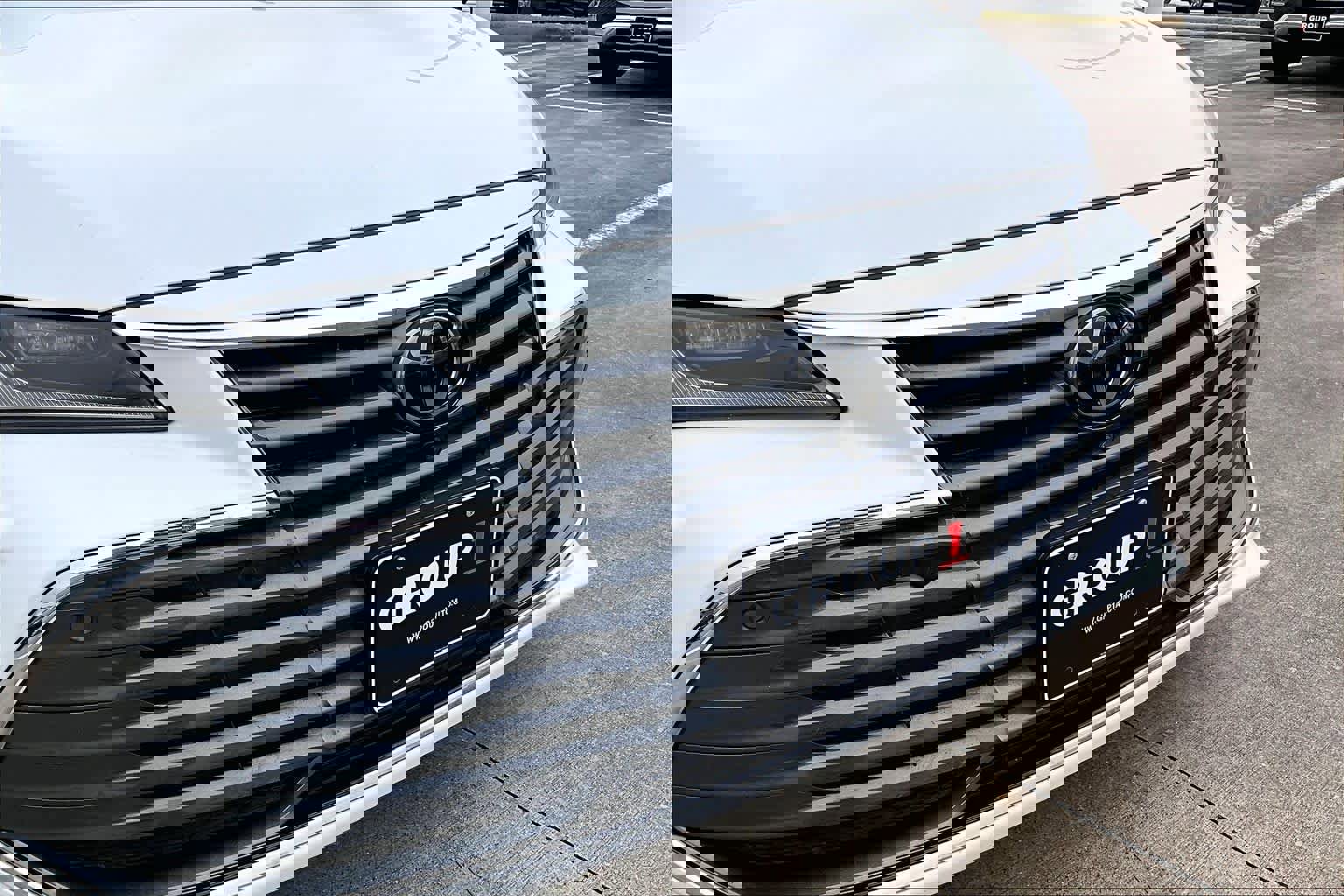 Used 2019 Toyota Avalon Limited image 28