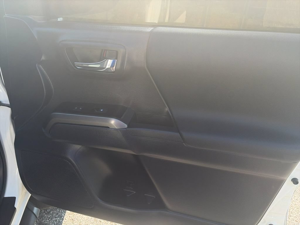 Used 2023 Toyota Tacoma TRD Off-Road AWD/4WD image 19