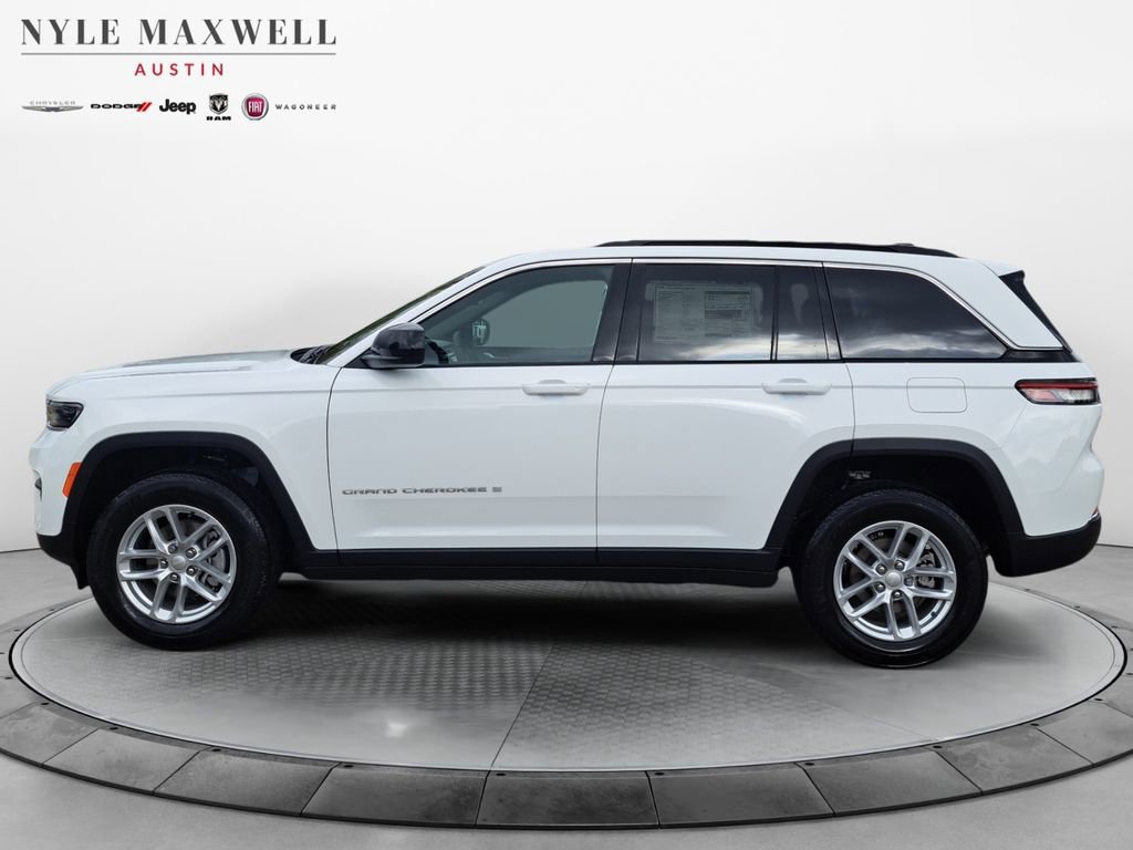 New 2025 Jeep Grand Cherokee Laredo w/ Luxury Tech Group I RWD image 13