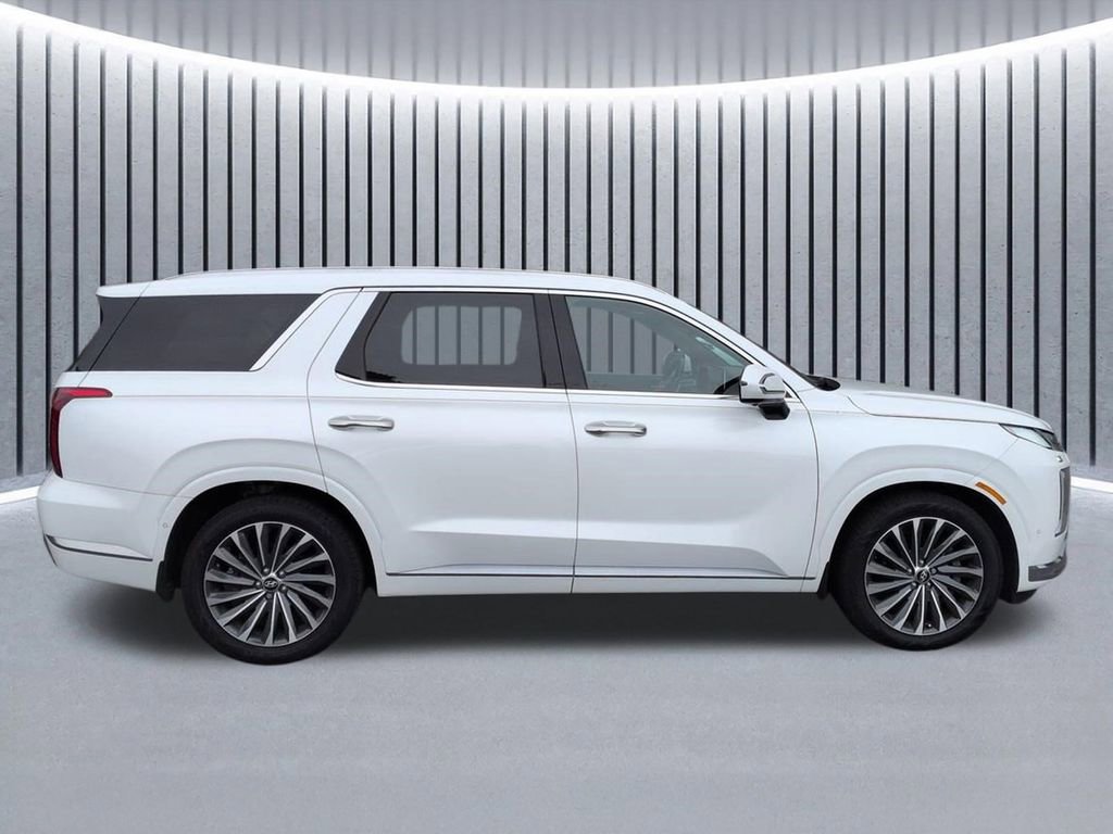 Used 2023 Hyundai Palisade Calligraphy image 4