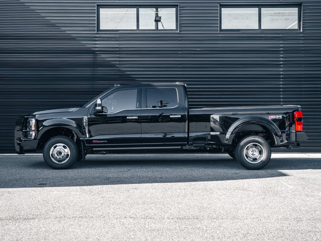 Used 2026 Ford F350 Platinum w/ Platinum Plus Package AWD/4WD image 2