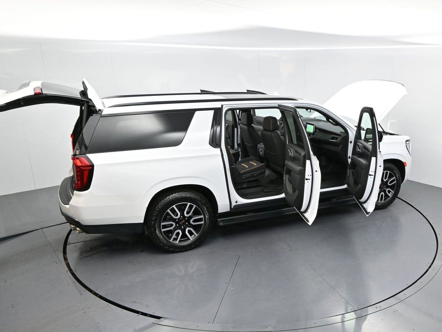 Used 2023 GMC Yukon XL AT4 w/ AT4 Premium Plus Package AWD/4WD image 47