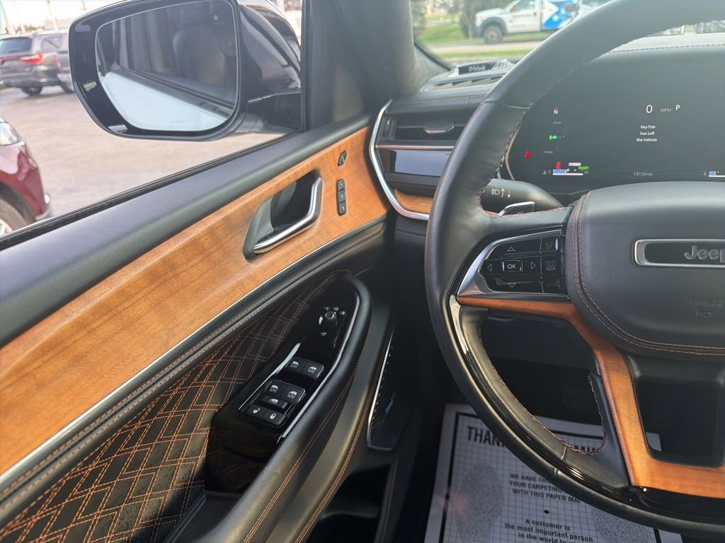 Used 2022 Jeep Grand Cherokee Summit image 4