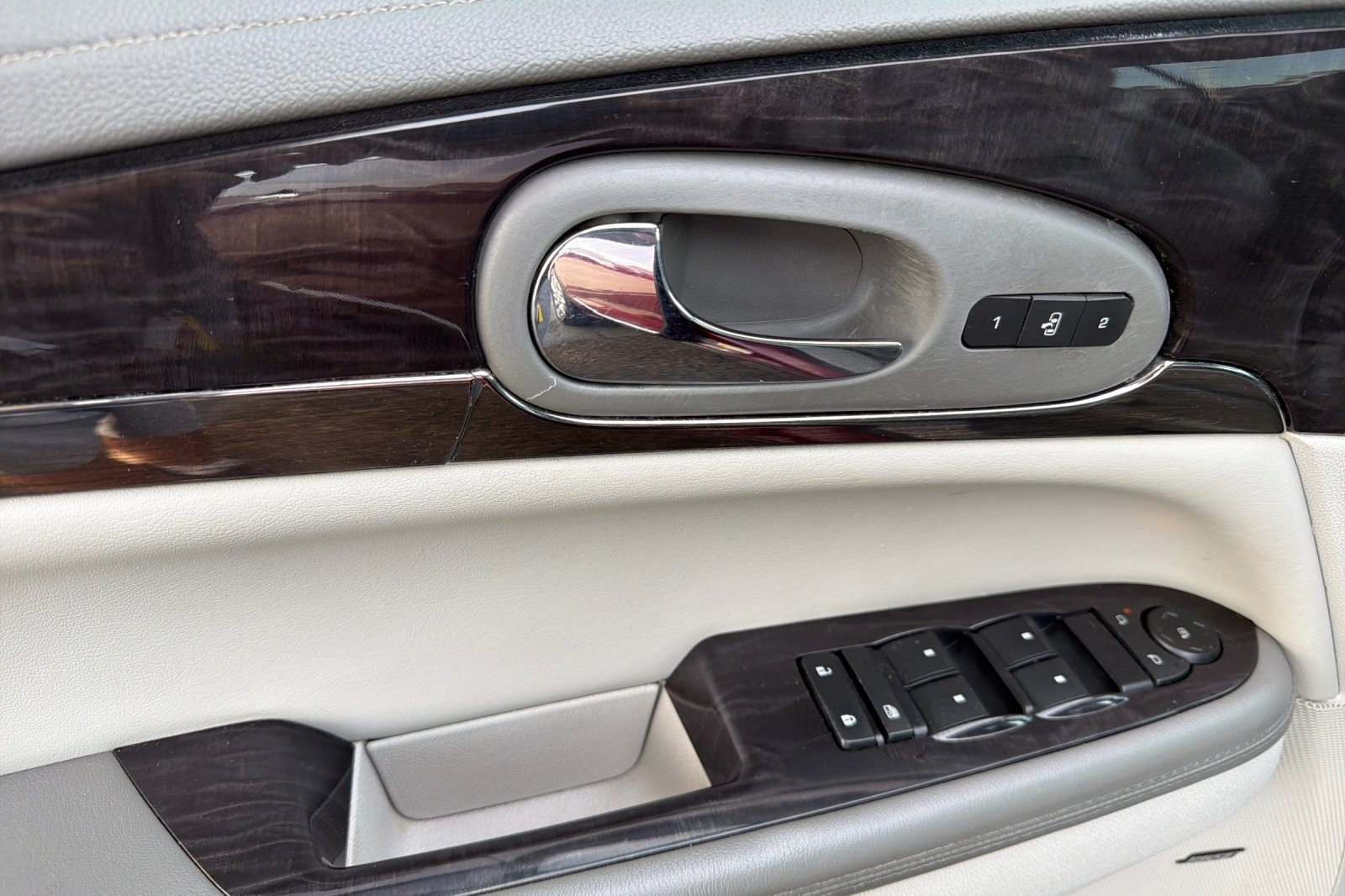 Used 2015 Buick Enclave Leather w/ Trailering Package AWD/4WD image 8