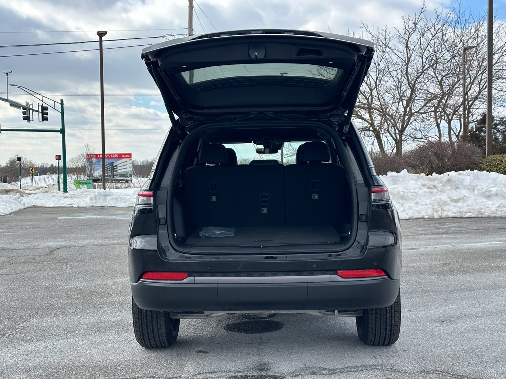 New 2026 Jeep Grand Cherokee Altitude AWD/4WD image 13