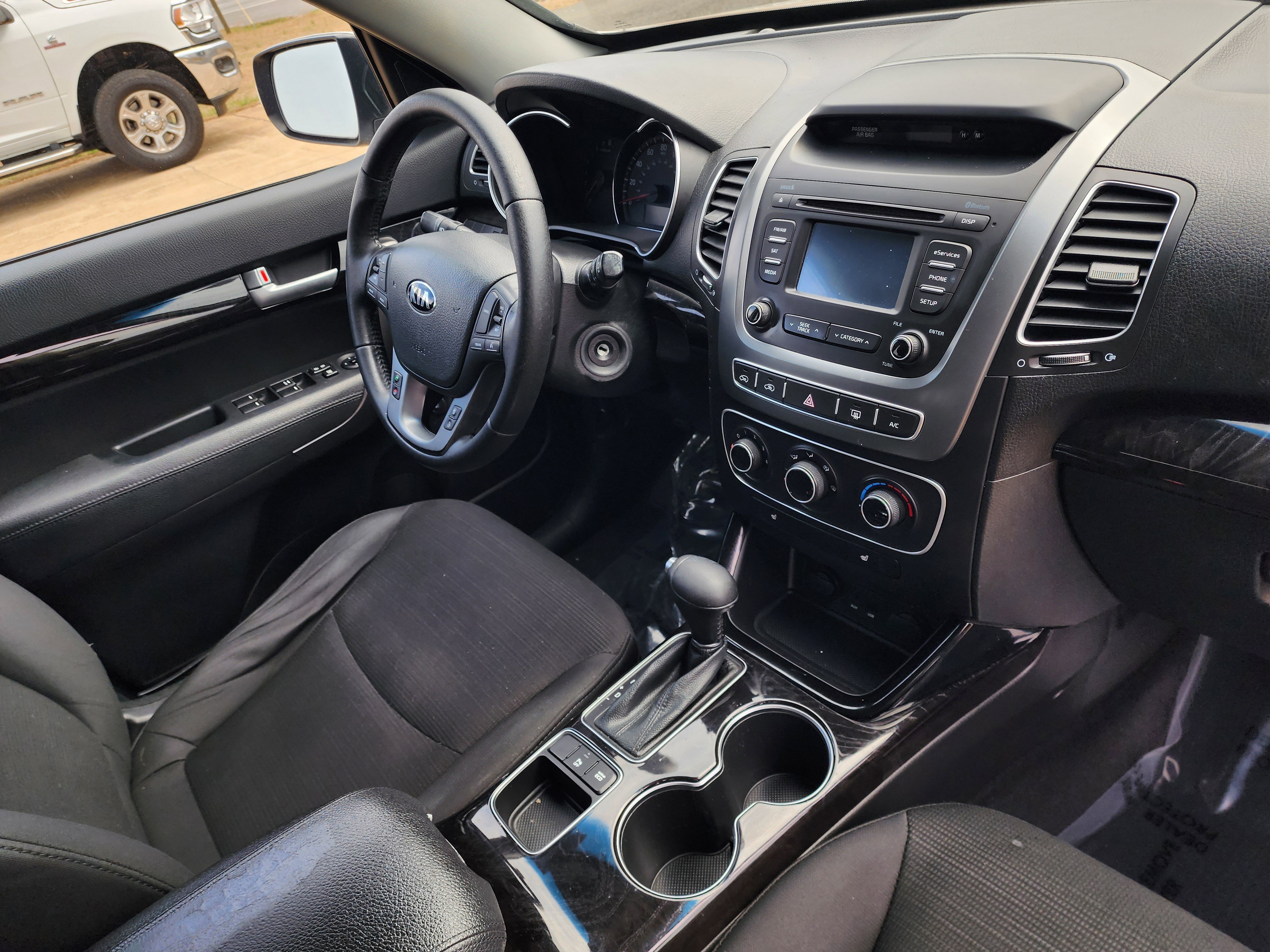 Used 2015 Kia Sorento LX image 14