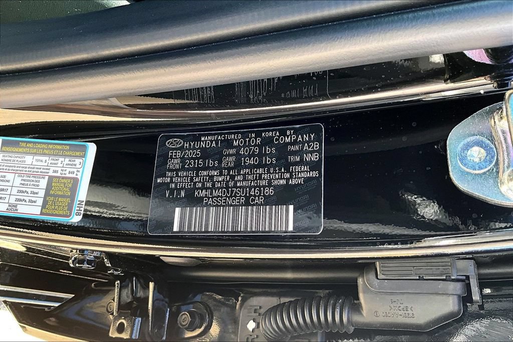 Used 2025 Hyundai Elantra SEL FWD image 34