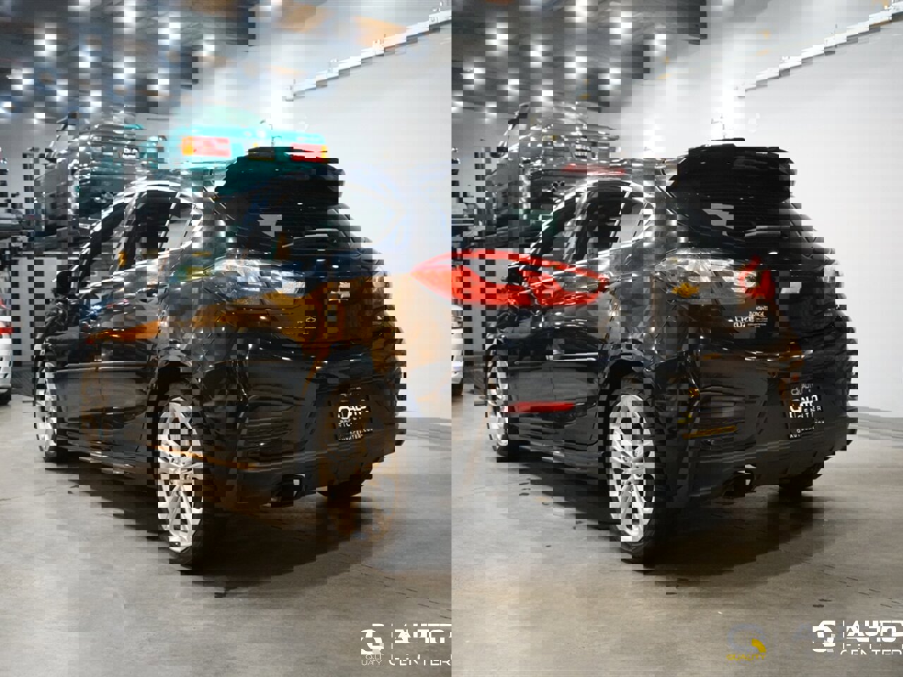 Used 2017 Chevrolet Cruze Premier image 4